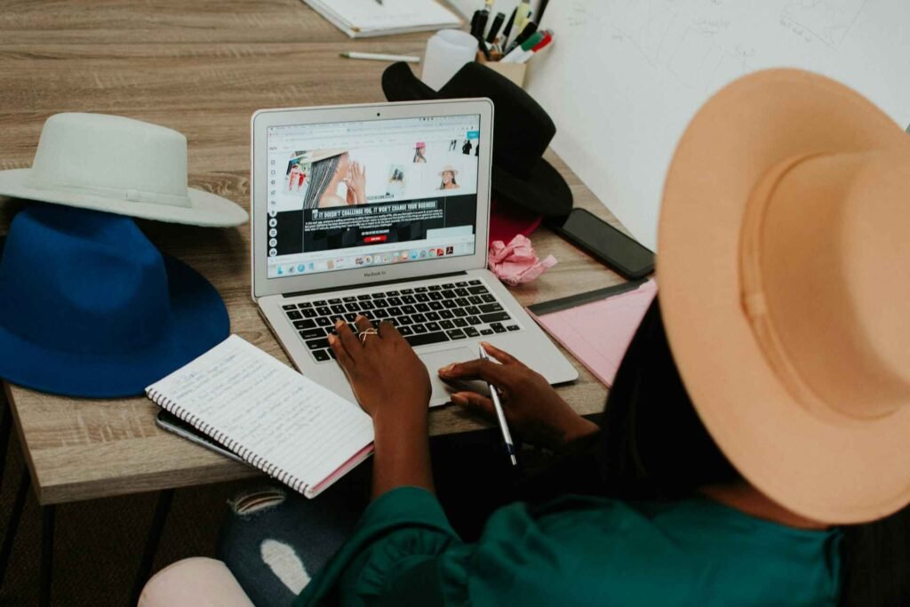 Choose-the-Right-Graphic-Designer